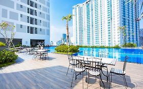 Double E Saigon Apartment In Rivergate Building